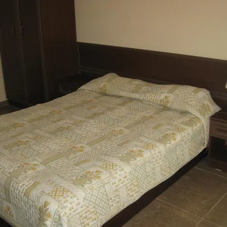 Aurora Ξενοδοχείο Άγιος Κωνσταντίνος και Ελένη