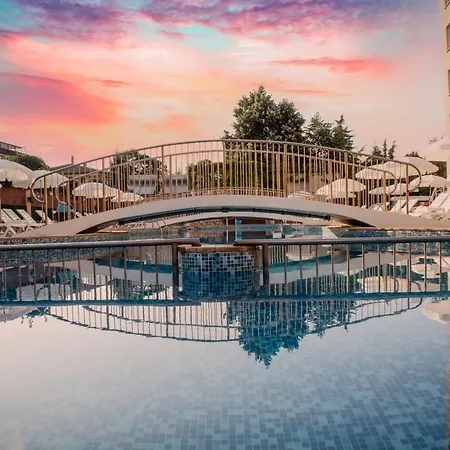 Aurora Άγιος Κωνσταντίνος και Ελένη