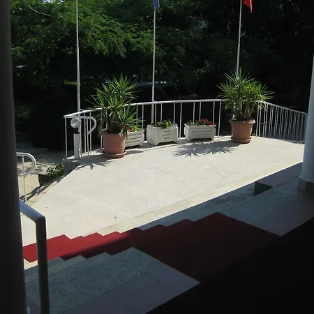 Ξενοδοχείο Aurora 3*